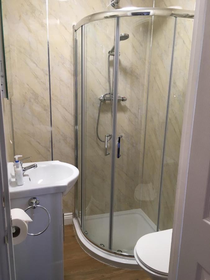 The White Hart Pub And Rooms Cranleigh Extérieur photo