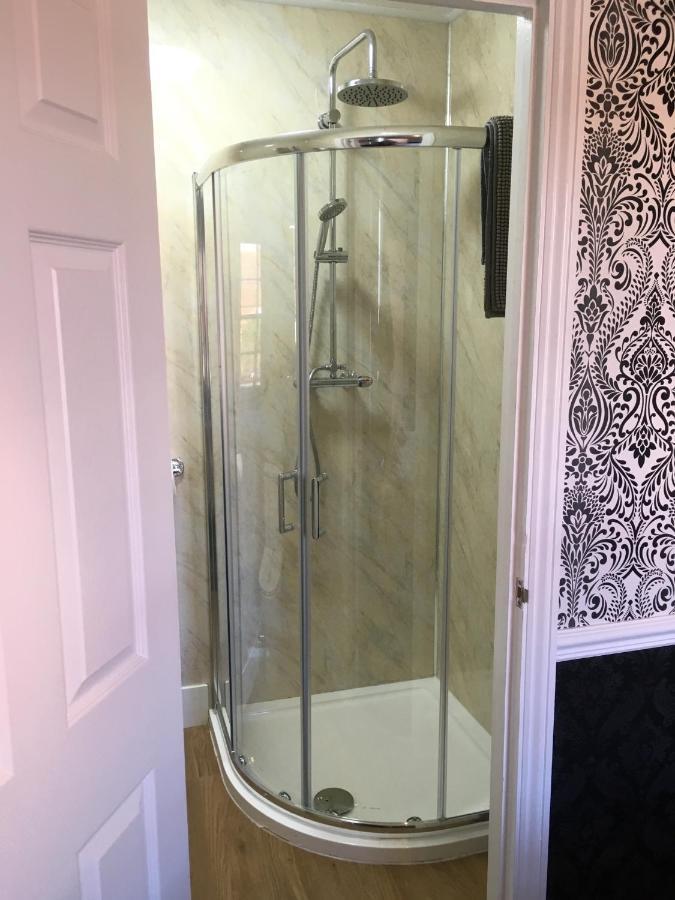 The White Hart Pub And Rooms Cranleigh Extérieur photo