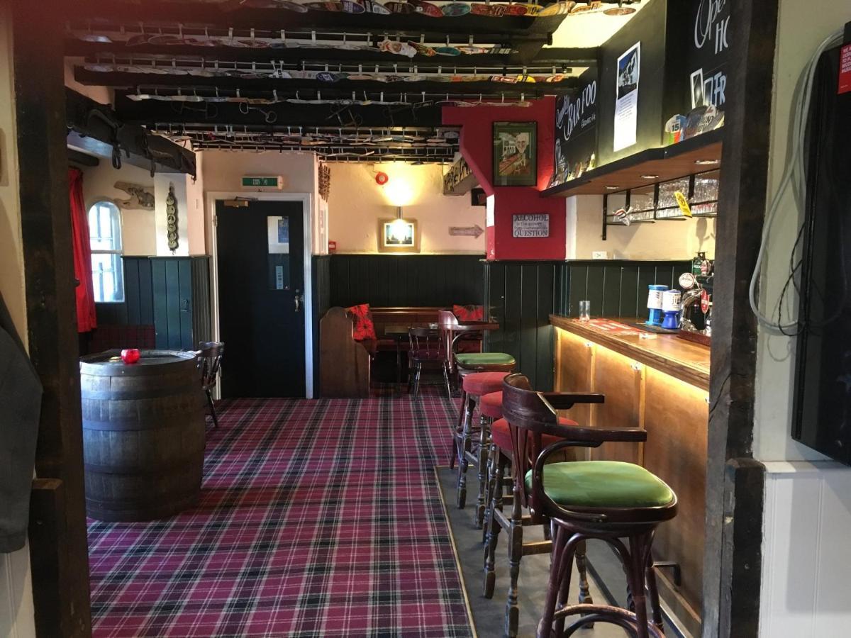 The White Hart Pub And Rooms Cranleigh Extérieur photo