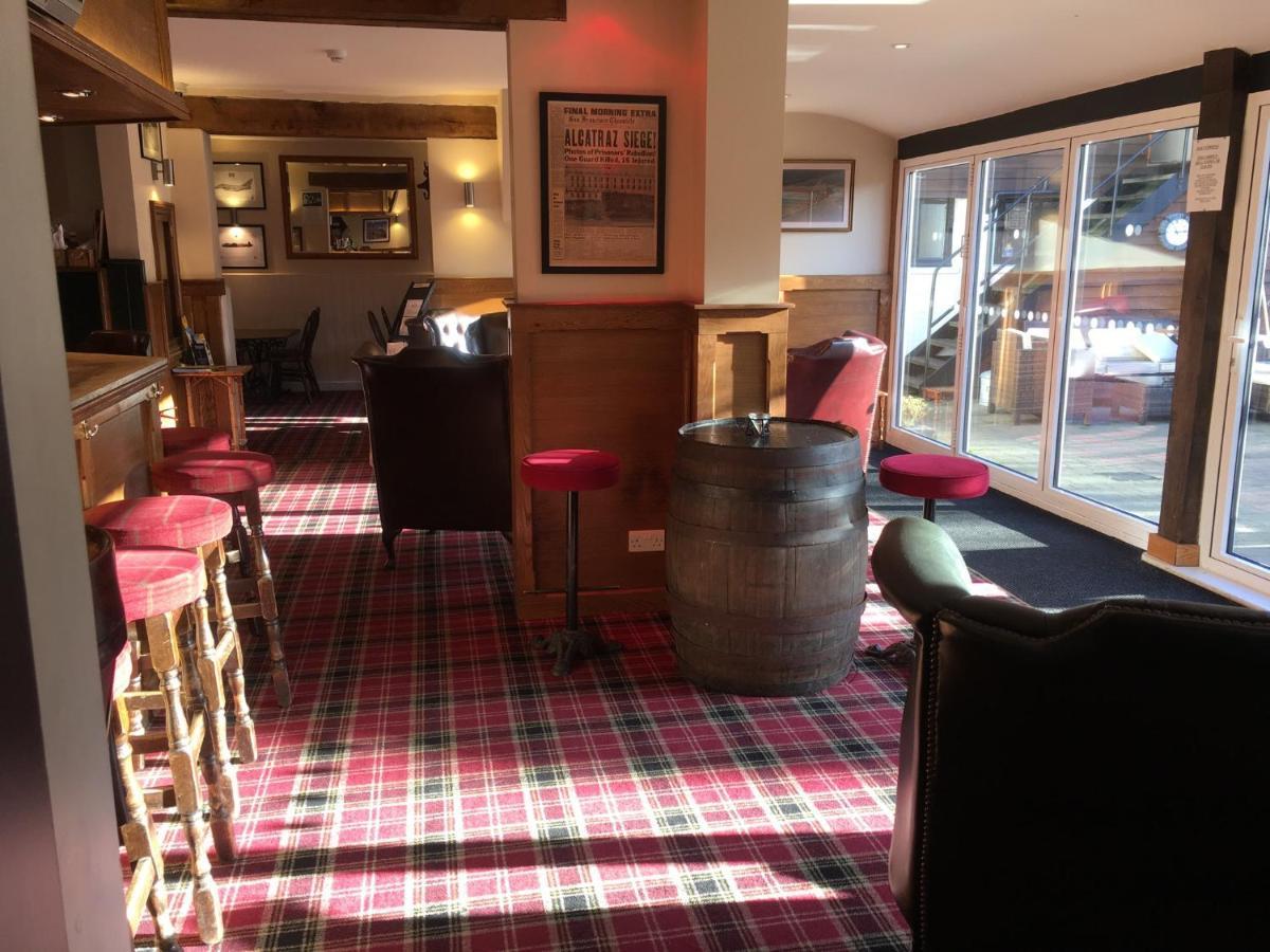 The White Hart Pub And Rooms Cranleigh Extérieur photo