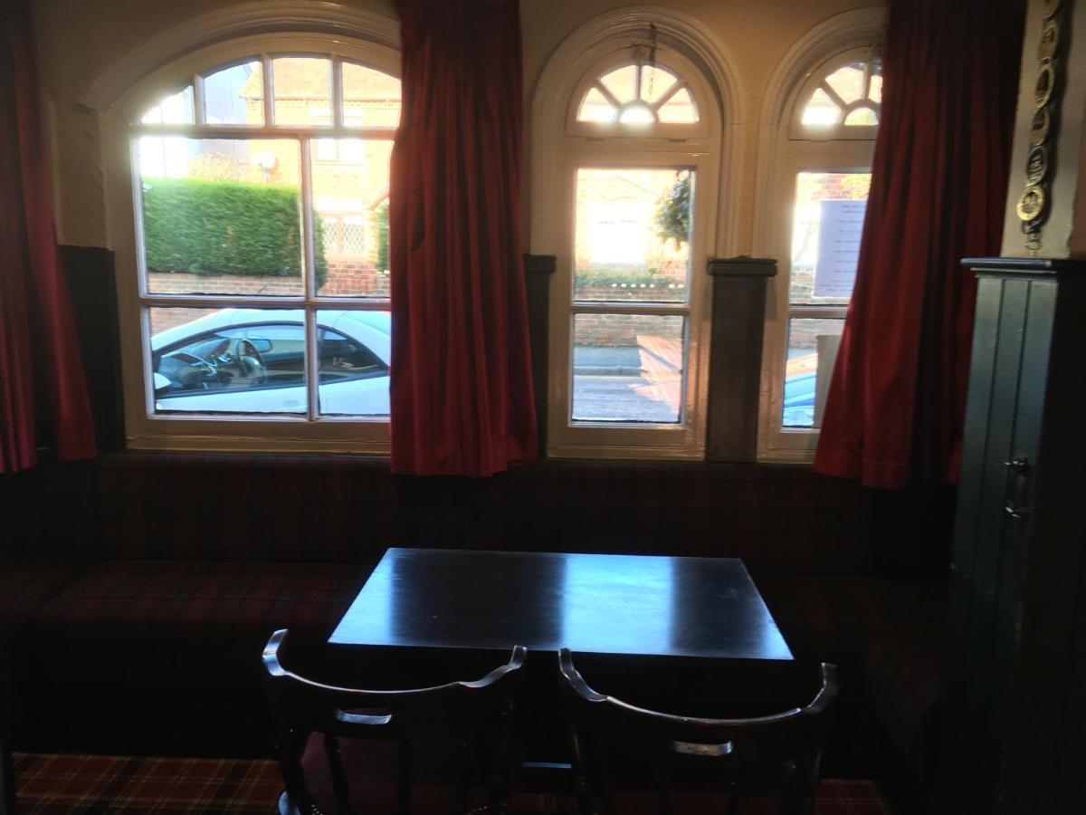 The White Hart Pub And Rooms Cranleigh Extérieur photo