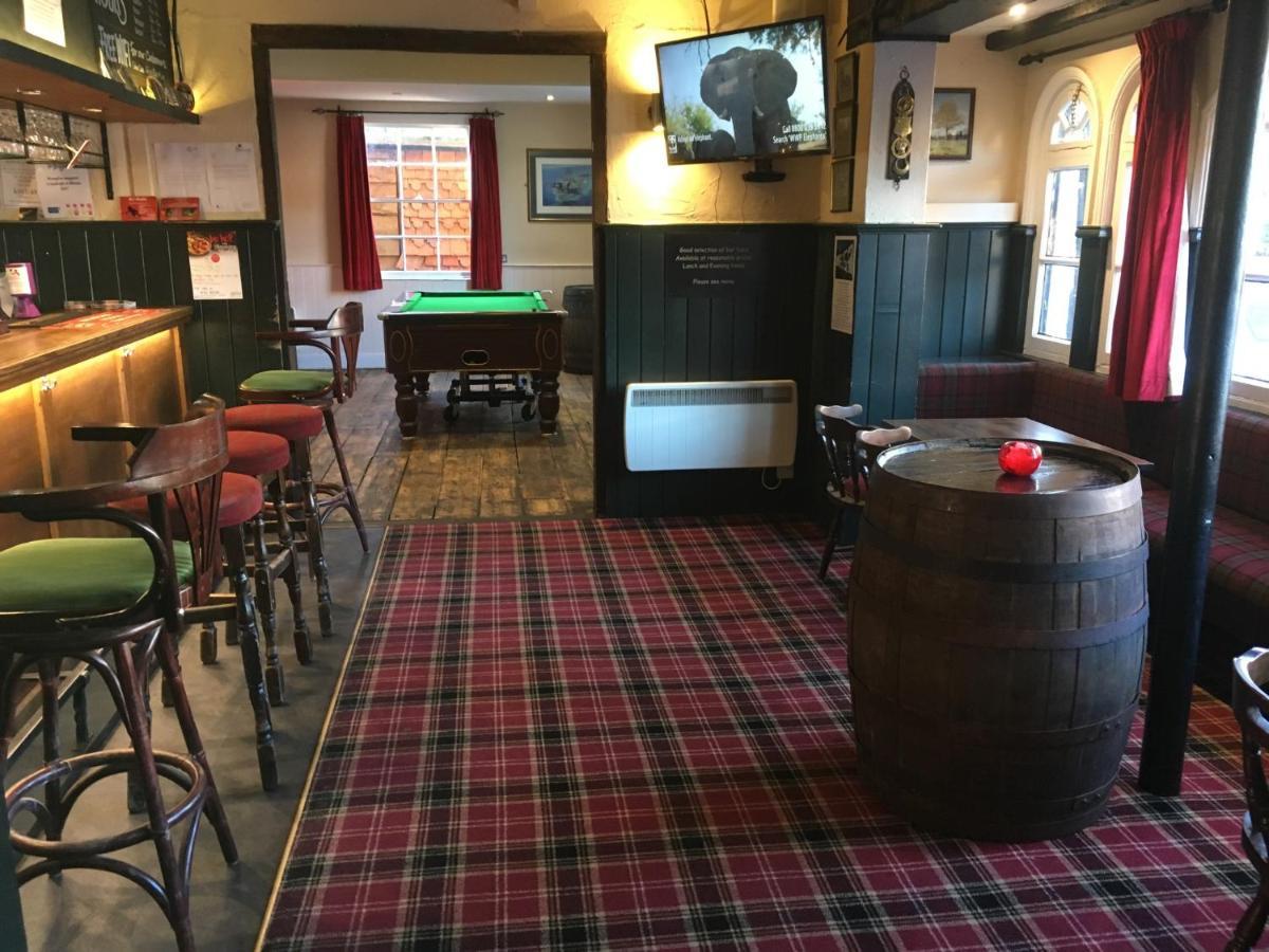 The White Hart Pub And Rooms Cranleigh Extérieur photo