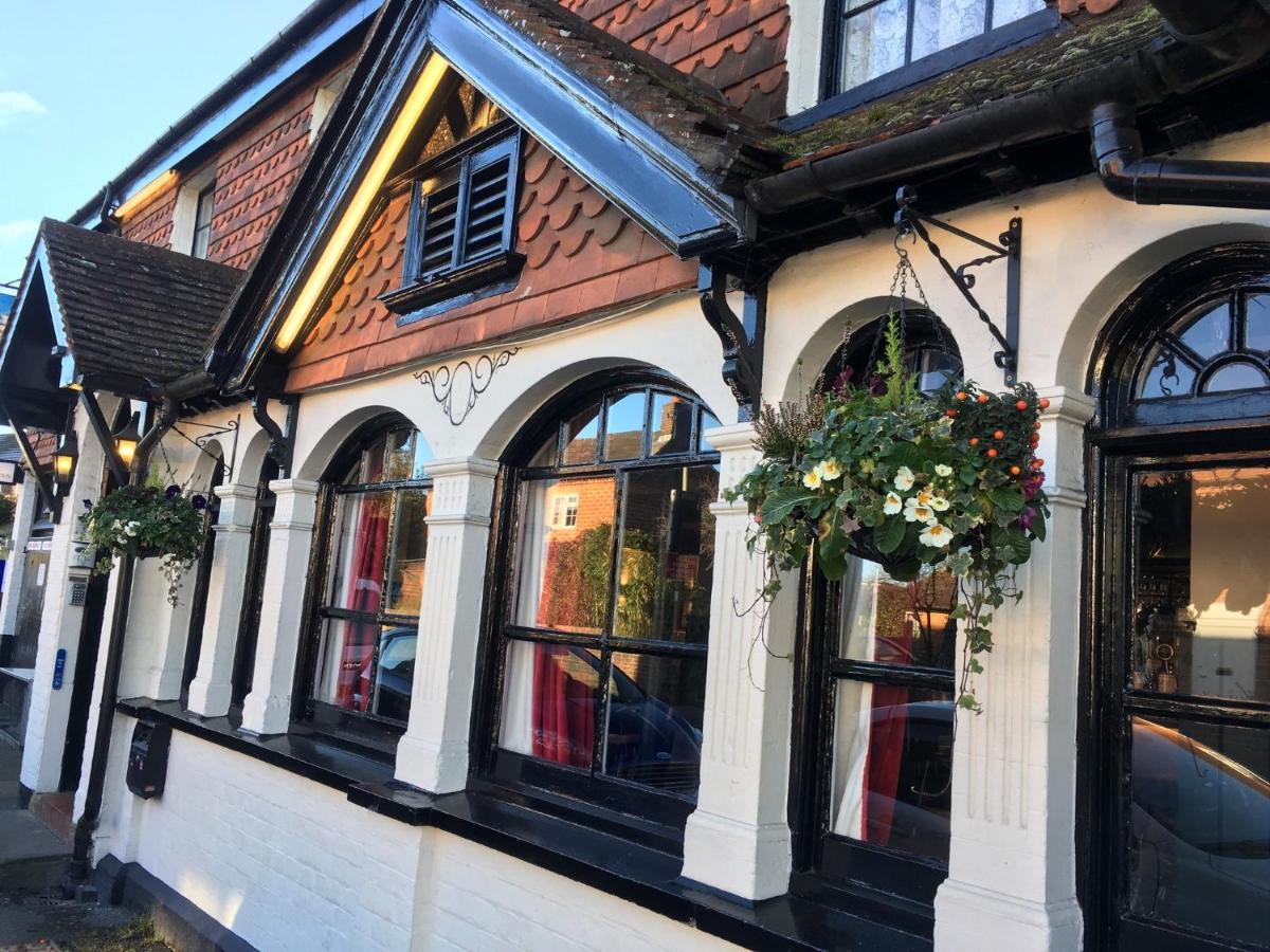 The White Hart Pub And Rooms Cranleigh Extérieur photo